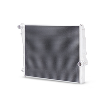 Load image into Gallery viewer, Mishimoto 99-06 BMW 323i/323i/328i/330i Performance Aluminum Radiator