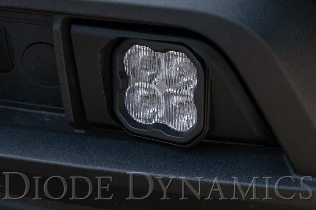 Diode Dynamics SS3 Dual-Color Wide SAE Type SV2 Fog Light Kit - Chevrolet Silverado 1500/2500 HD/3500 HD 2019-2023