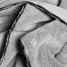 Load image into Gallery viewer, Vossen Plush Detailing Microfiber Towel 16in x 16in - Single