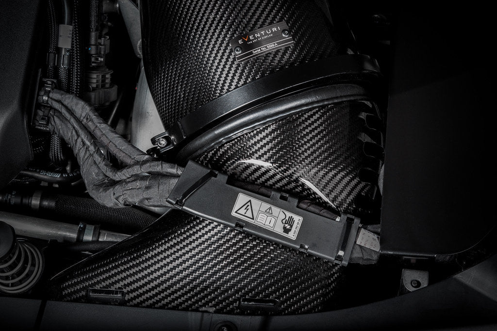 Eventuri Black Carbon Fiber Intake - Mercedes CLA45 AMG 2020+ / GLA45 AMG 2021-2023