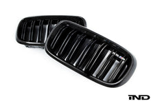 Load image into Gallery viewer, IND Painted Carbon Fiber Front Grille Set - BMW X6M (F86) 2015-2019